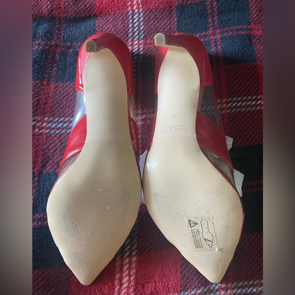 Zara Red Vinyl Court Pumps - Size 8 (39)